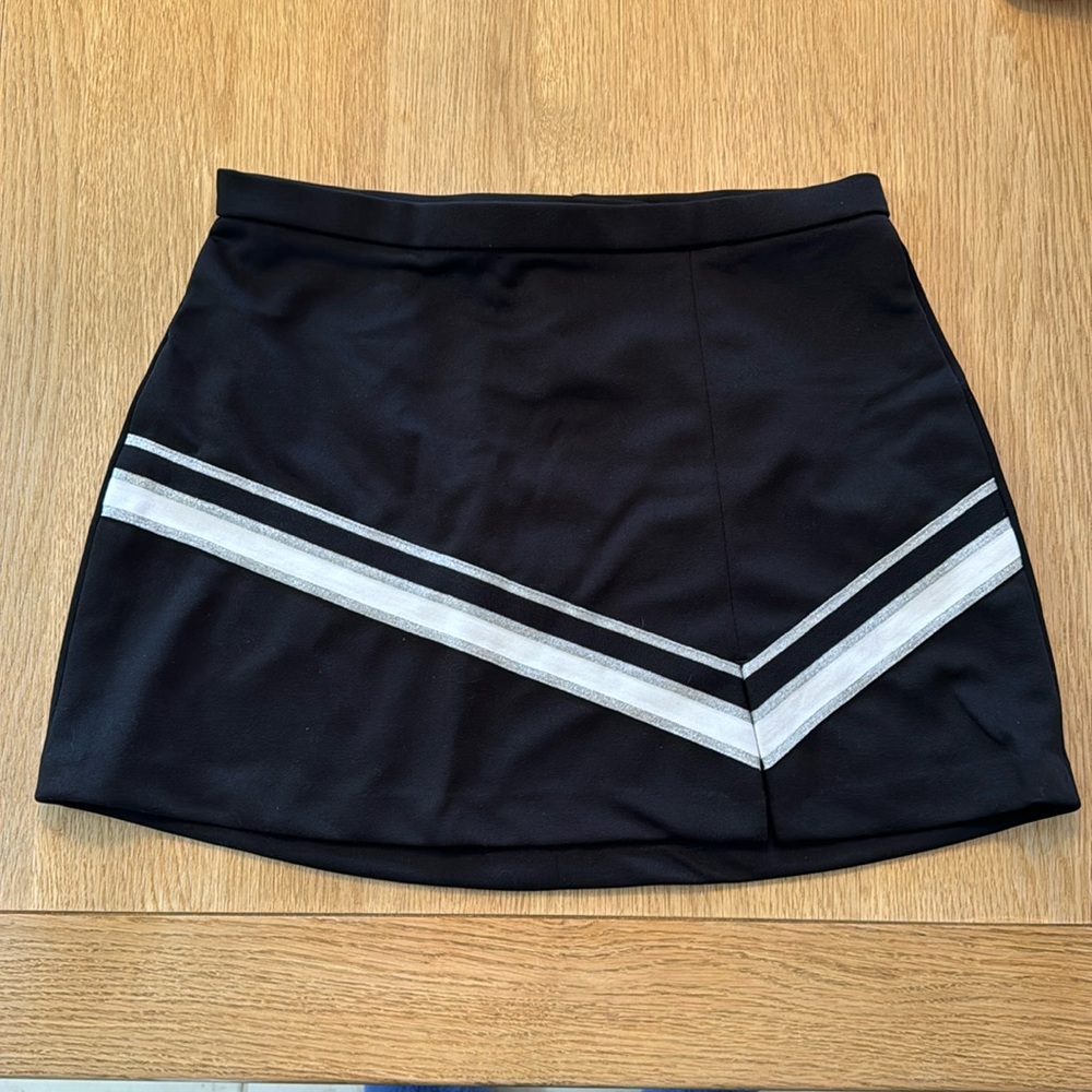 GTM Size L Black and White Cheer Skirt